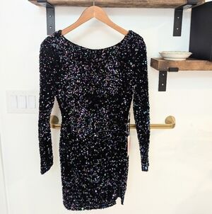 NWT Crystal sky sequins dress size medium